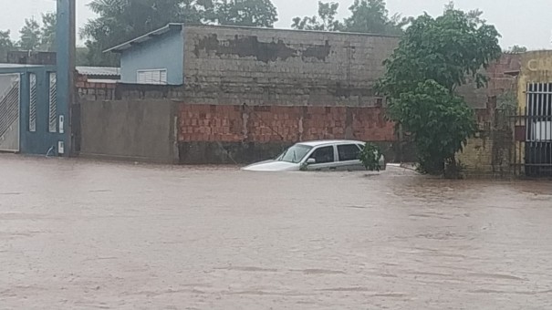 Chuva forte volta a causar transtornos em Osvaldo Cruz