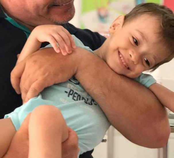 Ao entre amigos visa ajudar o pequeno Davi a comprar andador