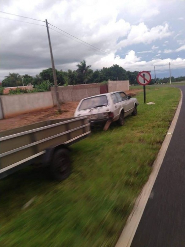 Ve�culo furtado em Salmour�o � localizado pr�ximo de Quintana 