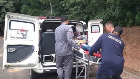 Adolescente fica ferida em queda de animal em Flórida Paulista
