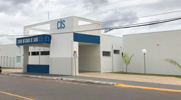 Idosa cai ao subir em maca, no CIS, e famlia alega omisso de socorro