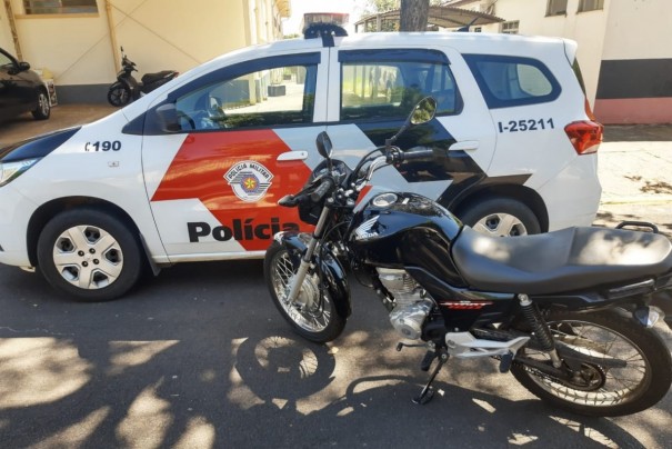 Pol�cia Militar localiza autor e recupera motocicleta furtada em Adamantina