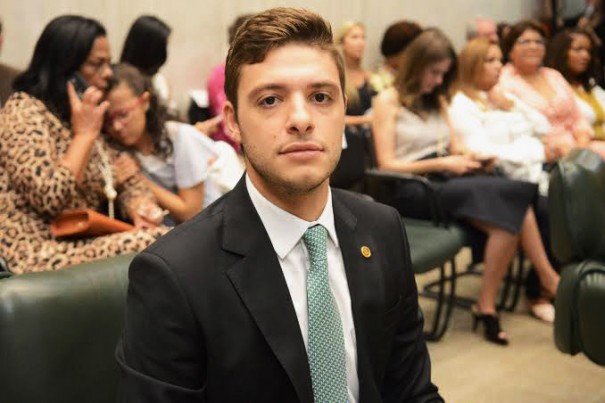 Prefeito de Flrida Paulista anuncia mais uma verba de R$ 100 mil para ambulncia atravs de deputado estadual