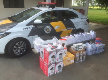 Celulares, videogames e bebidas do Paraguai sem nota fiscal são apreendidos durante fiscalização na SP-270