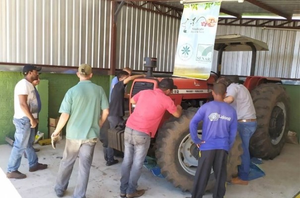 Sindicato Rural de Iacri ainda tem vagas para curso de Manuteno e Operao de Tratores Agrcolas