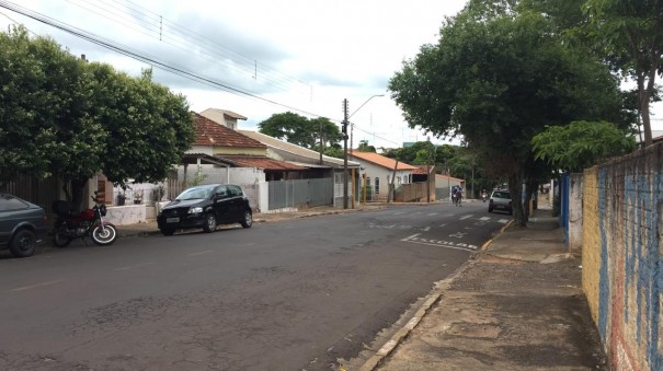 Criana de oito anos  atropelada na Rua Armando Salles, em OC