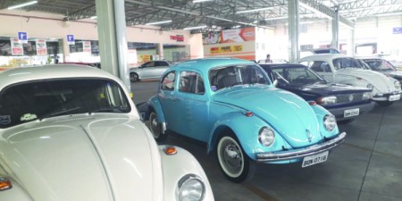 Exposição de veículos antigos em Junqueirópolis encanta moradores e região