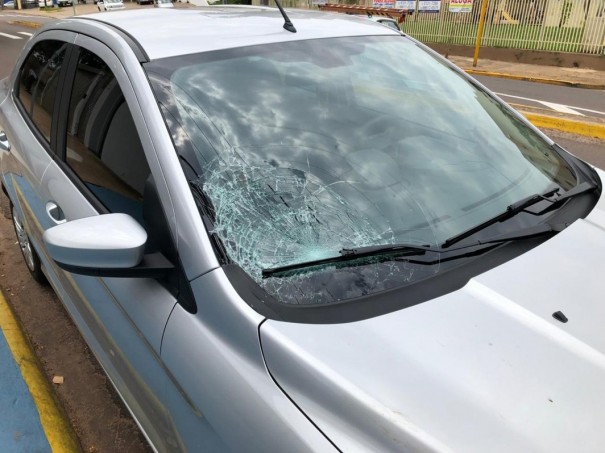 Na faixa de pedestres, idosa tenta atravessar rua e acaba atropelada por carro em Presidente Prudente