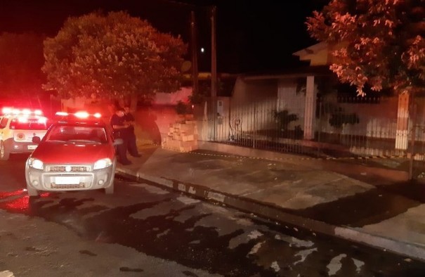 Policial militar aposentado � suspeito de incendiar resid�ncia com duas mulheres dentro, em Martin�polis