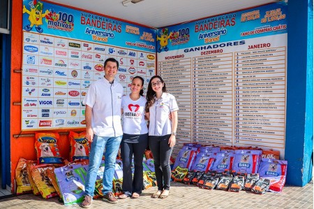 Supermercado Bandeiras faz a terceira entrega de ração para entidades protetoras de animais em OC