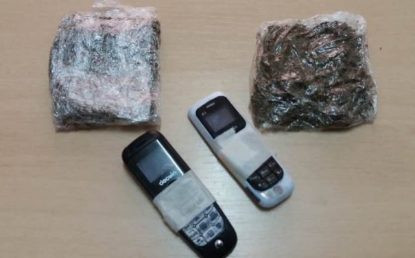 Mulher tenta entrar com droga na Penitenci�ria em Fl�rida Paulista