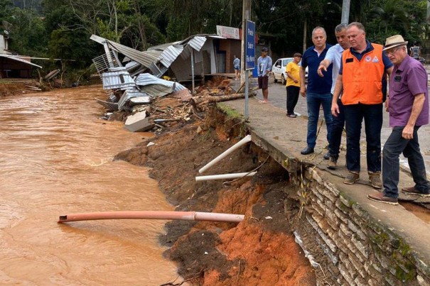 Chuva faz mais de 10 mil pessoas deixarem suas casas no Esprito Santo