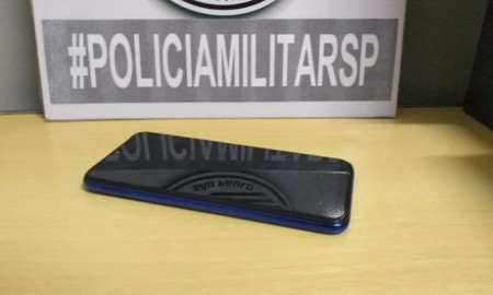 Casal encontra celular e não entrega para a dona, mas acaba descoberto pela Polícia