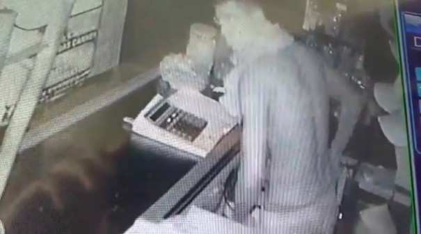 Ladro furta dinheiro de Restaurante no centro de Dracena