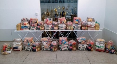 Jogo Solidário supera expectativas e beneficia 12 famílias com cestas de alimentos em Adamantina