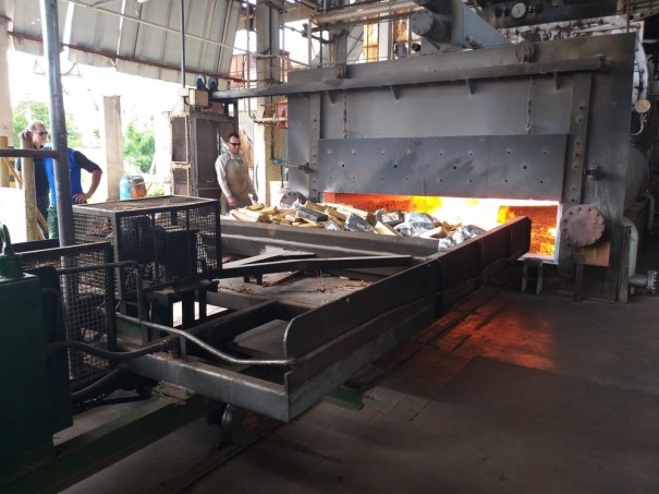 Pol�cia Federal incinera mais de tr�s toneladas de drogas providas do tr�fico internacional