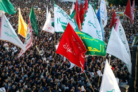 Conselheiro do Irã diz que país vai reagir a ataque dos EUA
