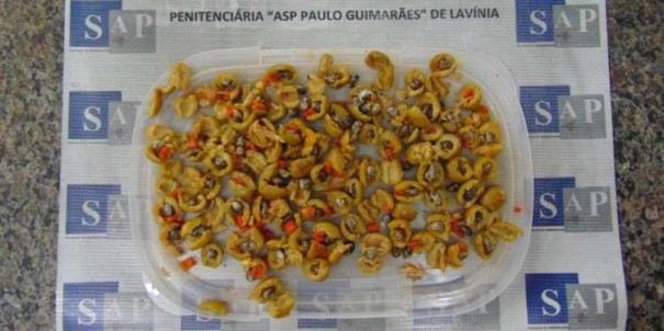 Azeitonas recheadas de maconha s�o encontradas em macarronada para sentenciado