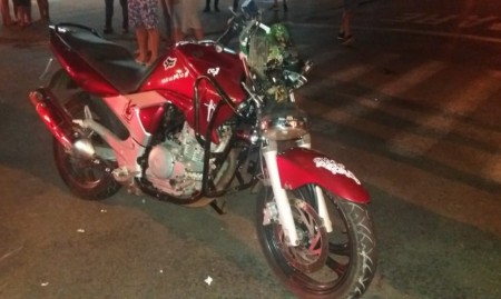 Motociclista fica ferido após colisão com carro no centro de Flórida Paulista
