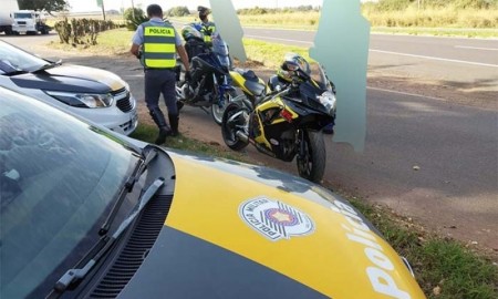 PM Rodoviária fiscaliza motos de alta cilindrada na 'Operação Cavalo de Aço'