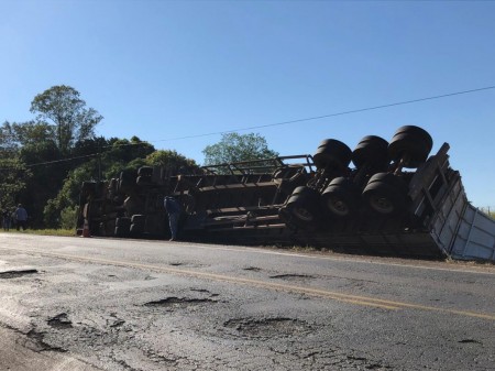 Acidente na Vicinal que liga Rinópolis a Piacatu deixa mãe e filha feridas 