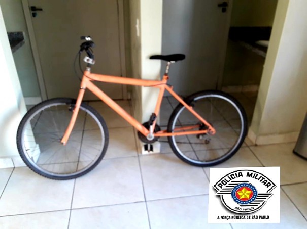 Pol�cia Militar apreende bicicleta abandonada em Osvaldo Cruz