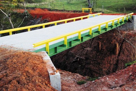 Inaugurada a primeira de um lote de sete pontes orçadas em mais de R$ 2,5 milhões em Mariápolis