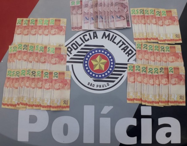 Homem � preso pela Pol�cia Militar em Adamantina portando dinheiro falso