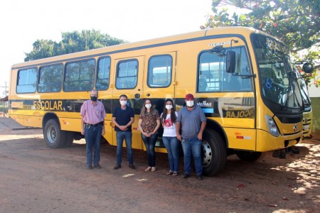 Mariápolis recebe novo ônibus escolar do Governo de SP