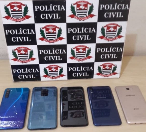 Pol�cia Civil recupera cinco aparelhos celulares em Panorama