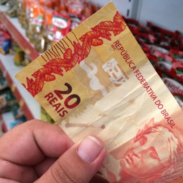 Notas falsas circulam na cidade e geram preju�zo aos comerciantes e empresas em Fl�rida Paulista