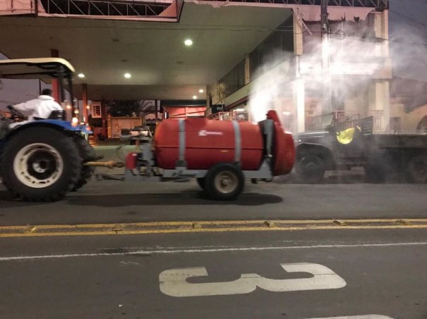 Contra a covid-19 Prefeitura de Parapu volta a realizar a desinfeco em unidades de sade e rea central da cidade