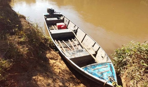 Pol�cia Ambiental apreende barco e apetrecho de pesca de tup�ense em Queiroz