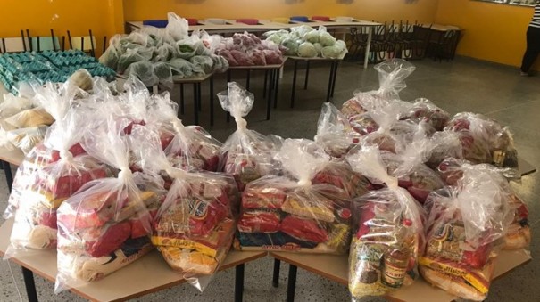 Iniciada a terceira etapa de distribuio dos kits alimentao para alunos em Tup