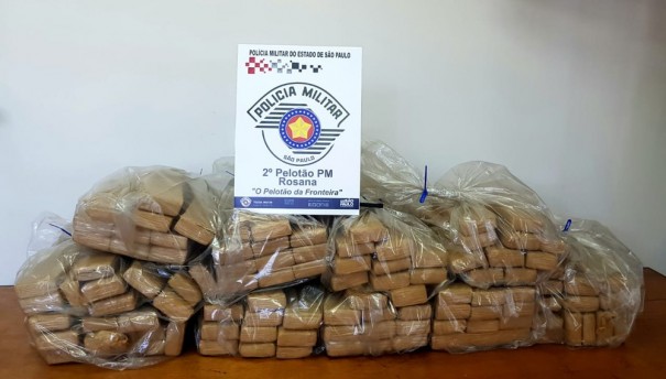 Ve�culo carregado com mais de 100 tabletes de maconha � localizado abandonado em Rosana