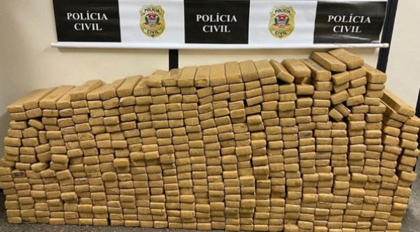 Pol�cia Civil prende homem com mais de 500 tabletes de maconha na SP-425 em Parapu�