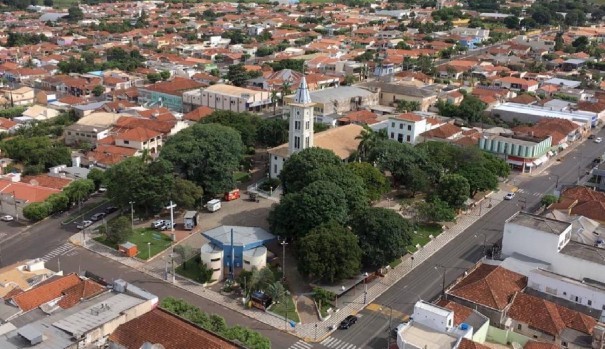 Rinpolis fecha cinco primeiros meses no vermelho em gerao de empregos