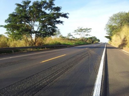 Revitalização de rodovia exige a atenção de motoristas entre Martinópolis e Caiabu