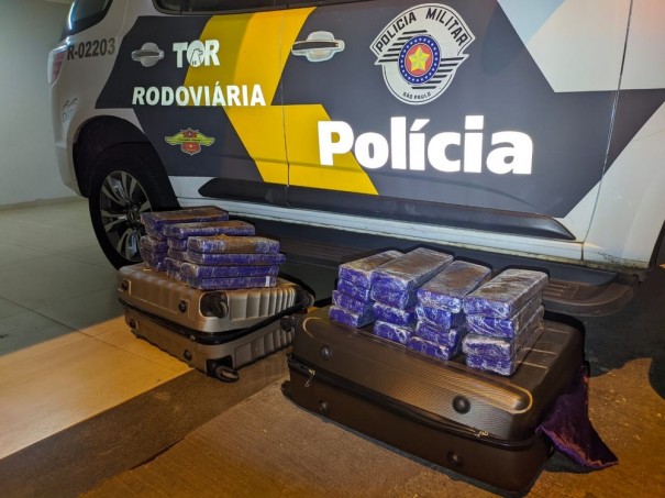 Polcia Rodoviria localiza 31 kg de maconha em nibus e prende passageiros por trfico
