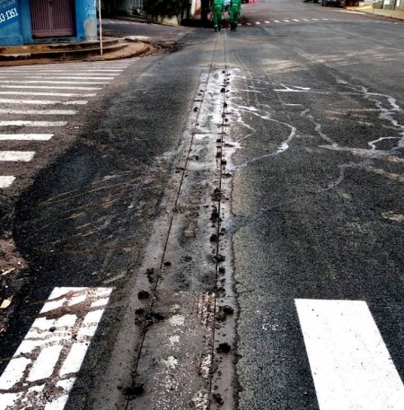 Sabesp danifica rua recém-recapeada e prefeito leva o caso à Polícia em Flórida Paulista