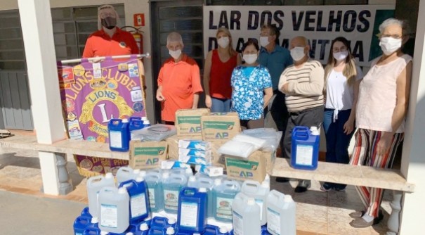Fundao Internacional de Lions repassa R$ 55 mil ao Distrito e atende asilos de Adamantina e regio
