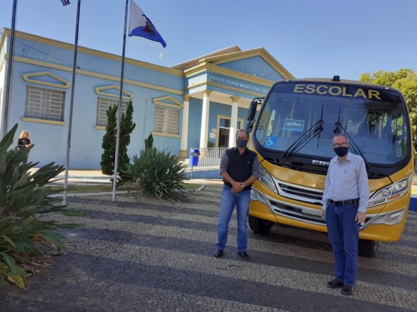 Governo de SP cede novo nibus escolar para Prefeitura de Osvaldo Cruz 