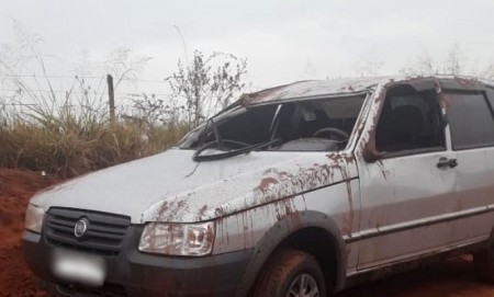 Capotamento fere duas pessoas em vicinal do município de Bastos