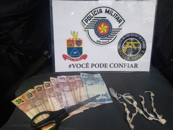 For�a T�tica da PM prende traficante e apreende 23 pedras de crack em OC