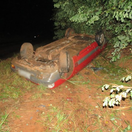 Homem fica ferido após capotamento na Vicinal que liga Sagres a Osvaldo Cruz 