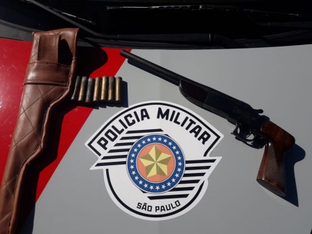 Ocorrência de desinteligência entre casal termina com prisão por posse de arma de fogo, em OC