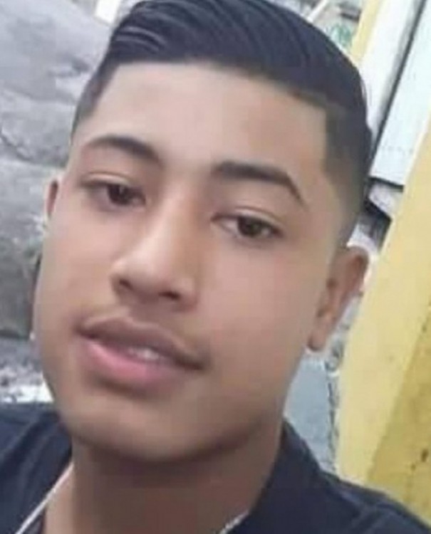 Adolescente morto por policiais de folga em S�o Paulo havia se mudado recentemente de Tup�