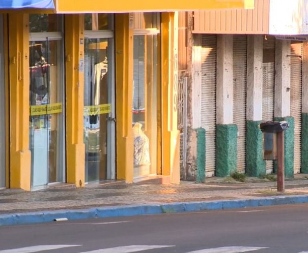 Justia manda Prefeitura de Adamantina adequar decreto para manter apenas o funcionamento de servios essenciais