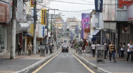 Desembargador suspende a lei e decreto de abertura do comércio em Marília