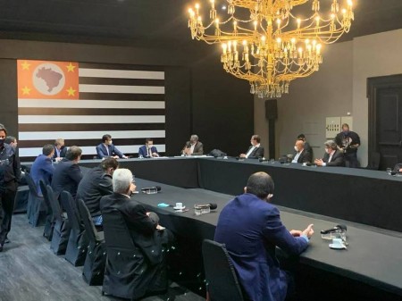 Encontro com Governo do Estado reúne deputados e prefeitos da região, pela reabertura do comércio